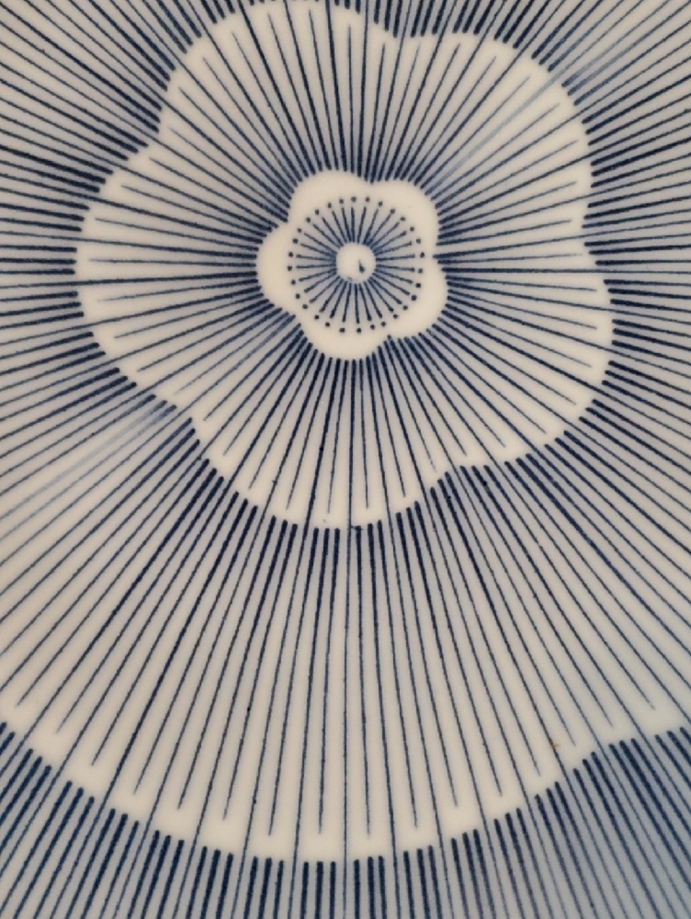 Vintage Blue And White Radiating Lines Serving Bowl - Picture 6 of 12